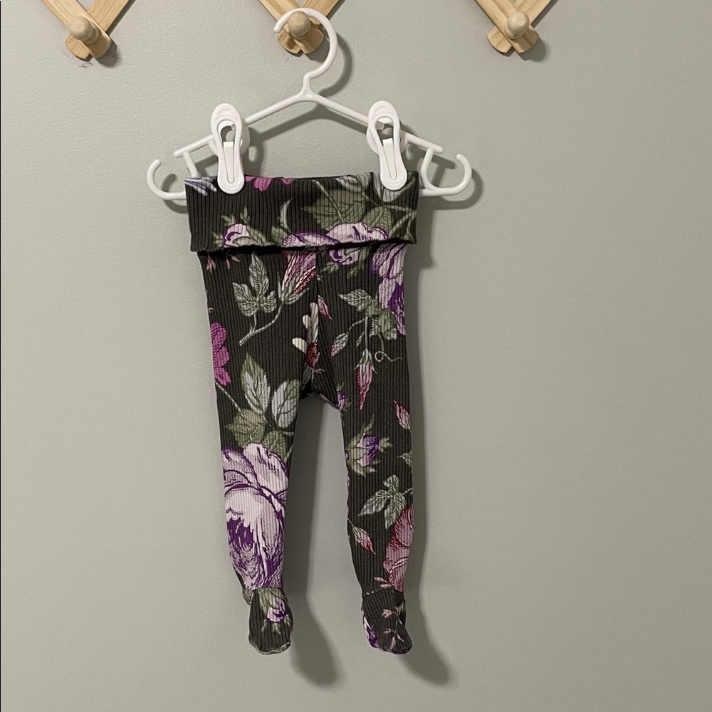 Cabin Fever Grow with Me footed Bottoms
Floral Size 6-9M